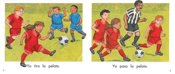 Interior spread #1 for Yo juego fútbol by Mary Cappellini and George Crespo