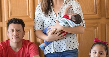 Front cover for Conoce a mi familia by Elena Castro; Barbara Flores; Eddie Hernandez