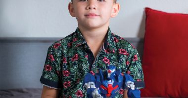 Front cover for Estoy enojado by Barbara M. Flores; Elena Castro; Eddie Hernández