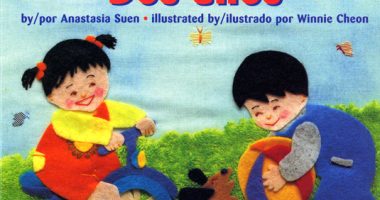 Front cover for Toddler Two / Dos Años by Anastasia Suen and Winnie Cheon