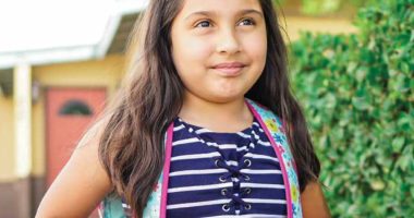 Front cover for Mi día by Elena Castro; Barbara Flores; Eddie Hernandez