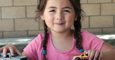 Front cover for Carla's Cars by Barbara M. Flores; Elena Castro; Eddie Hernández