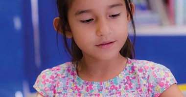 Front cover for Mi escuela by Elena Castro; Barbara Flores; Eddie Hernandez