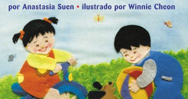 Front cover for Dos años by Anastasia Suen and Winnie Cheon